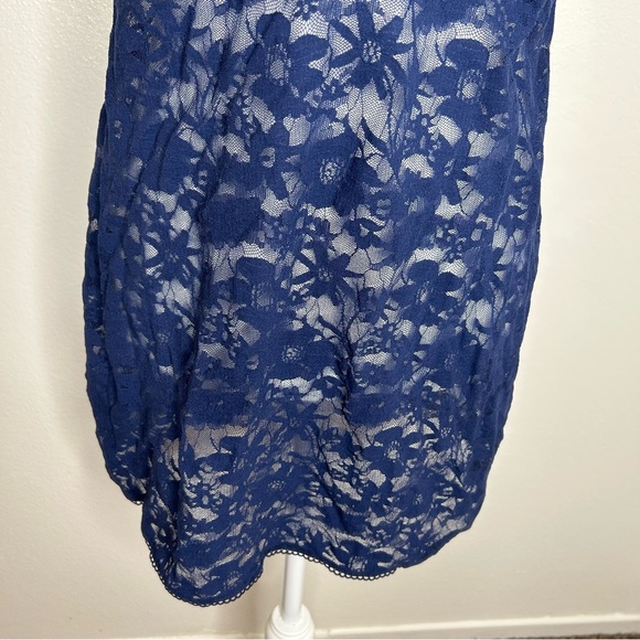 New Victoria's Secret Womens Navy V-Neck Lace Chemise Lingerie Slip Size L NWT - Picture 4 of 9